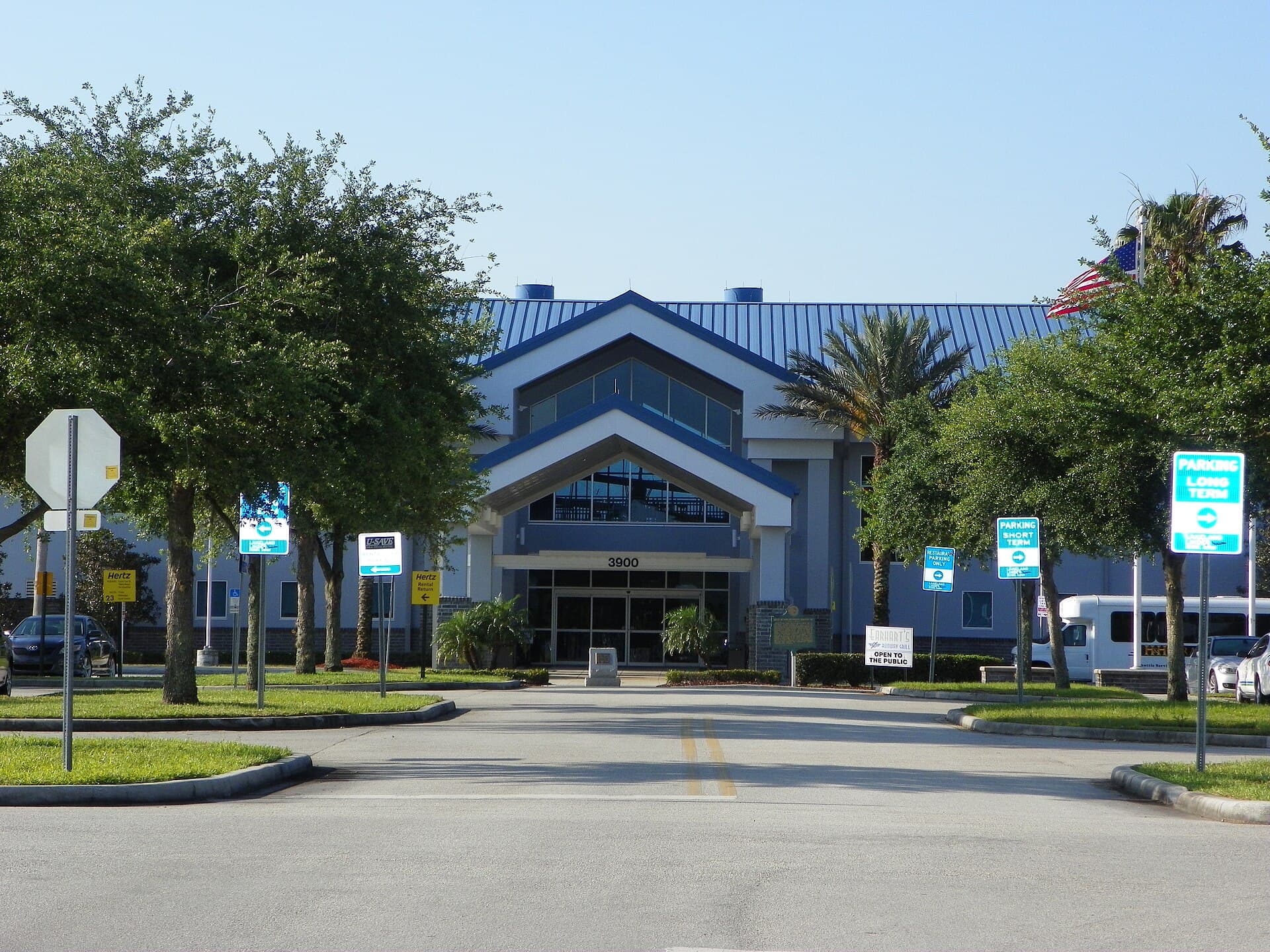 Lakeland Linder Wins $13M in Federal Grants: Second Gate Hold Room, New Holding Bays, Air Taxi Site